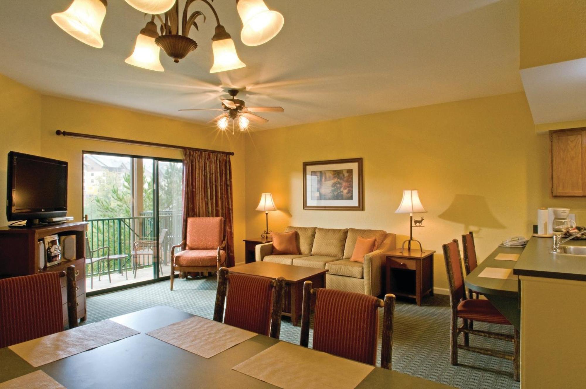 สโมคกี้ เมน์เท็น รีสอร์ต Hotel เซอเวียร์วีล ภายนอก รูปภาพ